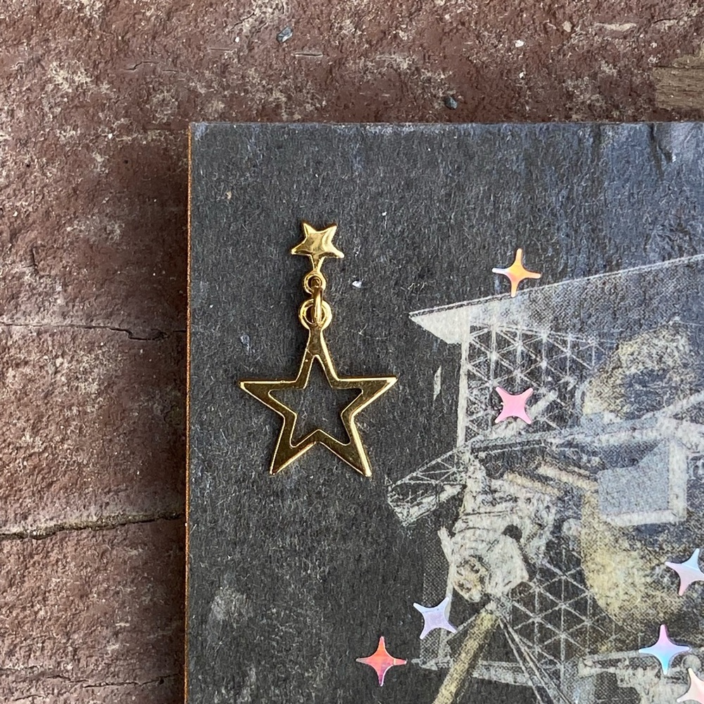 Bundle 3 for 50% off 1970s Deadstock Gold Tone Star Post Earrings